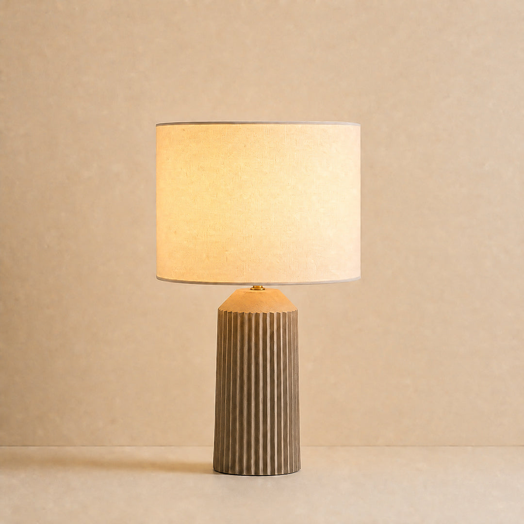 Ease & Settle ribbed ceramic table lamp 02