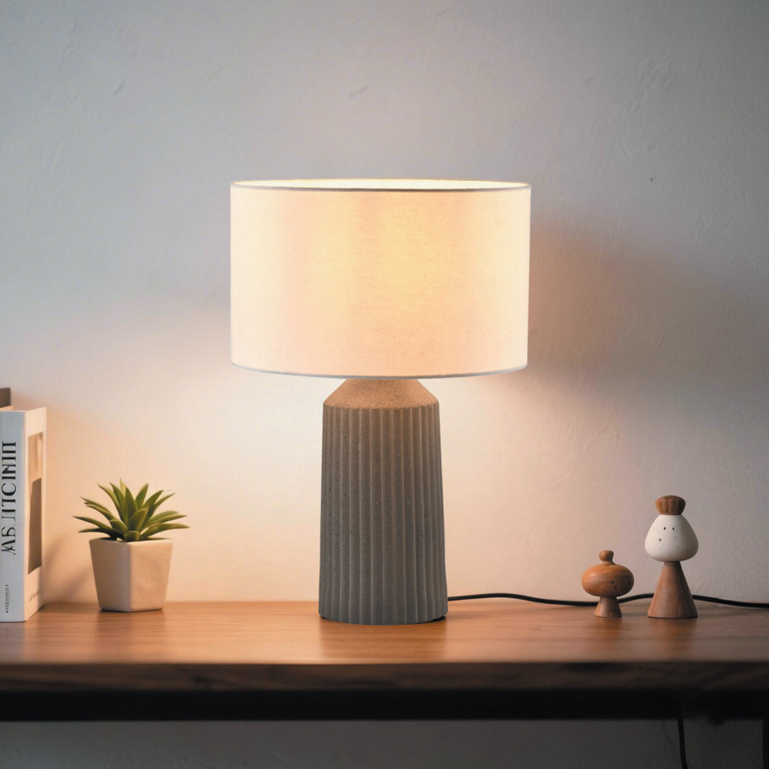 Ease & Settle ribbed ceramic table lamp 04